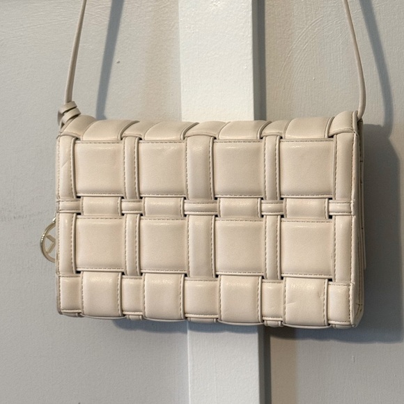 Michael Kors Cream Crossbody Bag - Picture 4 of 8